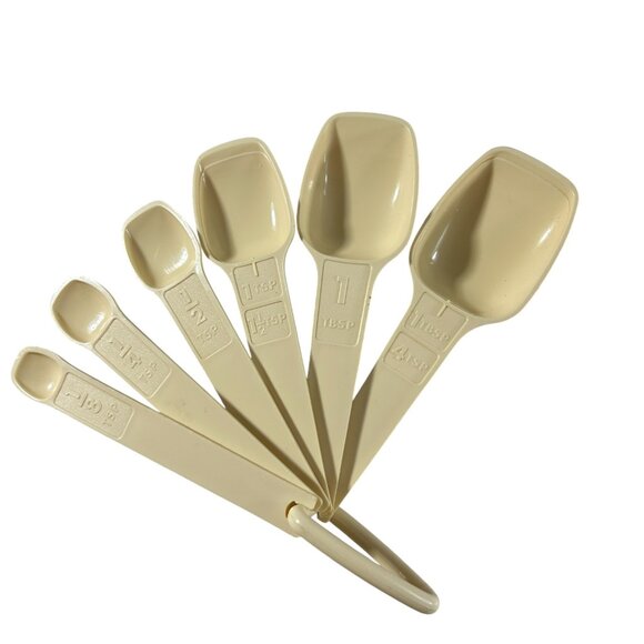 Vintage Tupperware Almond Measuring Spoons Set of 6 on Ring - Picture 1 of 6